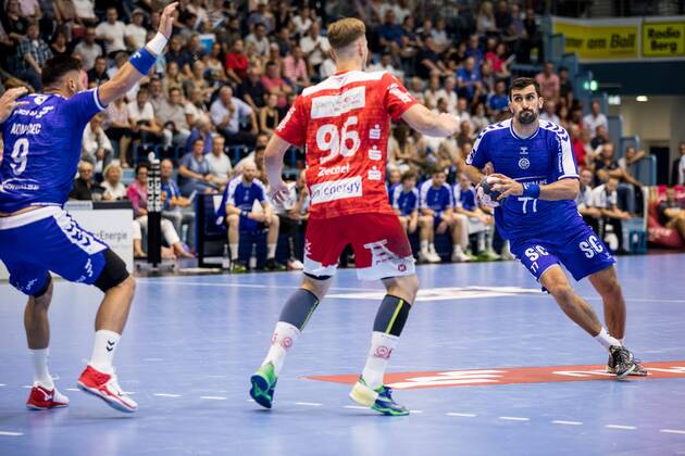 2 Handball Bundesliga VfL Gummersbach TUSEM Essen 24 08 2019 Tim Zechel 96, TUSEM Essen , Janko Bozovic 77, VfL Gummersbach , 2 Handball Bundesliga VfL Gummersbach TUSEM Essen Gummersbach, Schwalbe arena Copyright: xBEAUTIFULxSPORTS Wunderlx