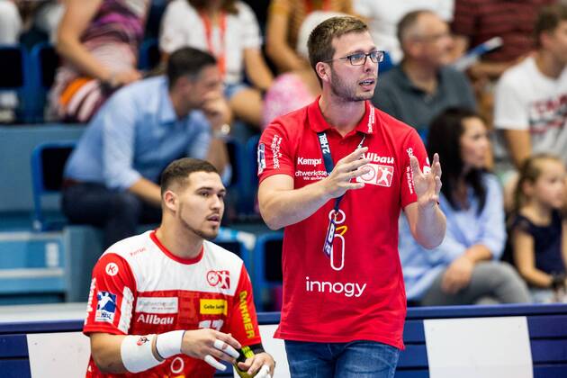 2 Handball Bundesliga VfL Gummersbach TUSEM Essen 24 08 2019 TUSEM Essen Trainer Jaron Siewert, 2 Handball Bundesliga VfL Gummersbach TUSEM Essen Gummersbach, Schwalbe arena Copyright: xBEAUTIFULxSPORTS Wunderlx