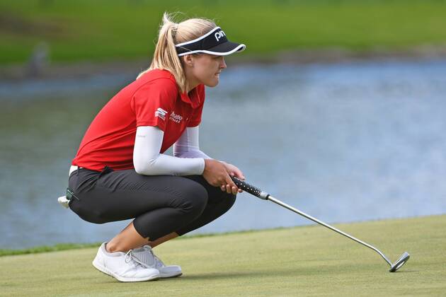 AURORA, ON - AUGUST 25: Brooke Henderson (CAN) lines up a par putt during the final round of the LPGA, Golf Damen - CP Women s Open on August 25, 2019 at Magna Golf Club in Aurora, ON. (Photo by Gerry Angus Icon Sportswire) GOLF: AUG 25 LPGA - CP Women s Open Icon19082517