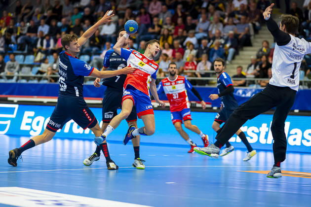 Bietigheim, Germany 25 August 2019 2 BL 19 20 SG BBM Bietigheim vs ThSV Eisenach vs li Maximilian Trost SG BBM Bietigheim , Jonas Ulshöfer Ulshoefer Eisenach , Goalkeeper Jonas Maier SG BBM Bietigheim Bietigheim Egetrans Arena Baden Württemberg Germany