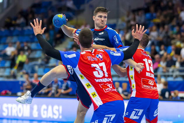 Bietigheim, Germany 25 August 2019 2 BL 19 20 SG BBM Bietigheim vs ThSV Eisenach vs li Andrej Obranovic Eisenach , Vetle Ronningen SG BBM Bietigheim , Duje Miljak Eisenach Bietigheim Egetrans Arena Baden Württemberg Germany