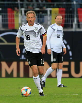 07 10 2019, DFB All Stars vs. Azzuri Legends, Sportpark Ronhof Fuerth, football, sport, in picture Juergen Klinsmann DFB All Stars and Jens Nowotny DFB All Stars