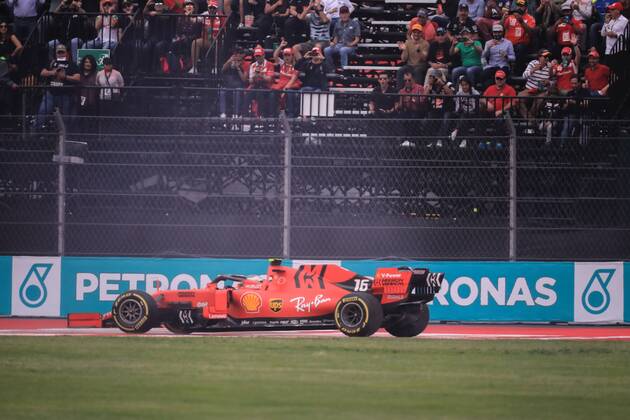 Monegasque driver Charles Leclerc, of the Ferrari team, takes part in the second free practice of the Mexico s Formula One Grand Prix, in Mexico City, Mexico, 25 October 2019. The Grand Prix of Mexico will take place on 27 October. Mexican Formula One Grand Prix !ACHTUNG: NUR REDAKTIONELLE NUTZUNG!  Copyright: xDavidxGuzmanx AME5557 20191026-637076463794013876