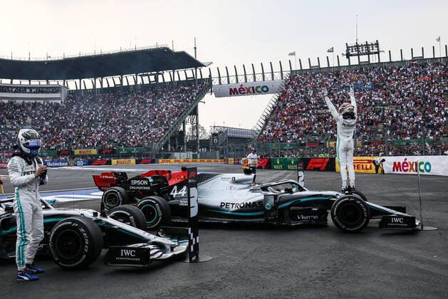 Photo4 LaPresse 27 10 2019 Mexico City, Mexico Grand Prix Formula One Mexico 2019 In the pic: Lewis Hamilton (GBR) Mercedes AMG F1 W10 race winner amd 3rd place Valtteri Bottas (FIN) Mercedes AMG F1 W010  Copyright: xPhoto4 LaPressex