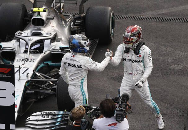 Motorsports: FIA Formula One World Championship, WM, Weltmeisterschaft 2019, Grand Prix of Mexico, 77 Valtteri Bottas (FIN, Mercedes AMG Petronas Motorsport), 44 Lewis Hamilton (GBR, Mercedes AMG Petronas Motorsport), Mexico-City Mexico