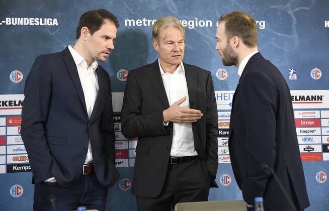 20 11 2019 Handball 1 Bundesliga Season 2019 2020 HC Erlangen HCE Press conference Press event Media event Announcement Michael Haaß as new head coach for the coming season from left Rene Selke Managing Director HC Erlangen HCE Dr Carsten Bissel Chairman of the Supervisory Board of HC Erlangen Kevin Schmidt Sports Director HC Erlangen HCE