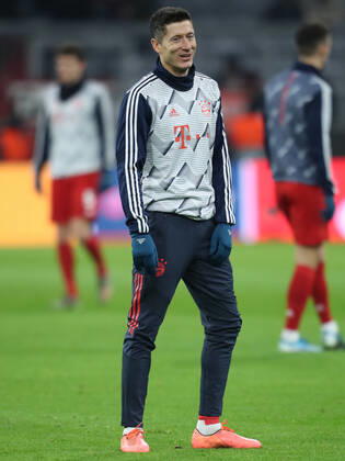 Bayern Munich v Tottenham Hotspur UEFA Champions League Robert Lewandowski of Bayern Munich warms up before the start of the UEFA Champions League match at Allianz Arena, Munich Content Not Available For UK Newspapers Copyright: xYannisxHalasx FIL-13951-0097