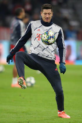 Bayern Munich v Tottenham Hotspur UEFA Champions League Robert Lewandowski of Bayern Munich warms up before the start of the UEFA Champions League match at Allianz Arena, Munich Content Not Available For UK Newspapers Copyright: xYannisxHalasx FIL-13951-0098