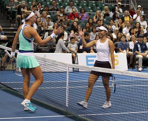 December 26, 2019 - Players shake hands after Wickmayer won the match 6-1, 6-1 during the Hawaii Open invitational tournament match between 152nd ranked Yanina Wickmayer (Belgium) and unranked local product Alyssa Tobita (USA) of Mililani and University of Oregon alum at the Stan Sheriff Center in Honolulu, HI - CSM. Tennis 2019: Hawaii Open DEC26 - ZUMAc04_ 20191226_zaf_c04_096 Copyright: xMichaelxSullivanx