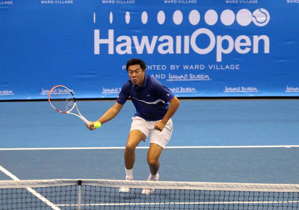 December 26, 2019 - Brandon Nakashima runs to the net during the Hawaii Open invitational tournament match between Christian Harrison (USA) and Brandon Nakashima (USA) at the Stan Sheriff Center in Honolulu, HI - CSM. Tennis 2019: Hawaii Open DEC26 - ZUMAc04_ 20191226_zaf_c04_132 Copyright: xMichaelxSullivanx