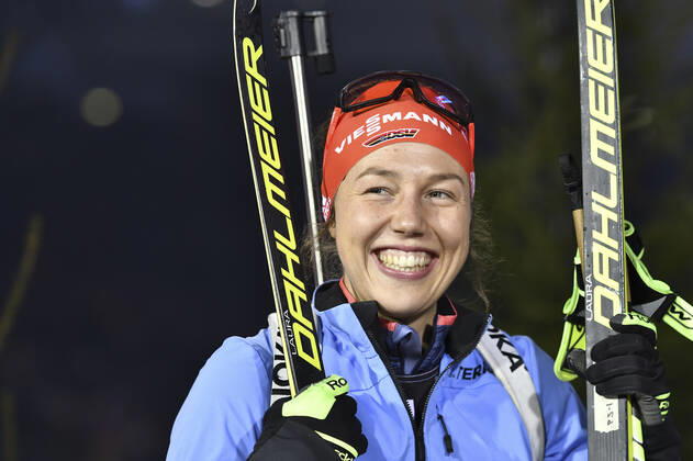 GER, JOKA Biathlon WTC on Schalke 28 12 2019, Veltins Arena, Gelsenkirchen, GER, JOKA Biathlon WTC on Schalke, in the picture picture picture shows Laura Dahlmeier GER cheers after her last race nordphoto Mauelshagen nph00321