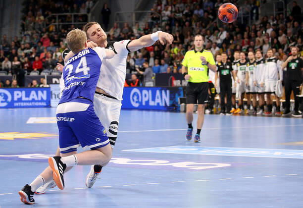 BAU 04 01 2020 Mannheim Handball International Germany vs. Iceland, vs. Haukur Prastarson Island , David Schmidt GER