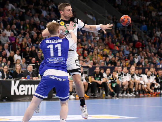 BAU 04 01 2020 Mannheim Handball international match Germany vs. Iceland, from l Ymir Örn Gislason Island , David Schmidt GER