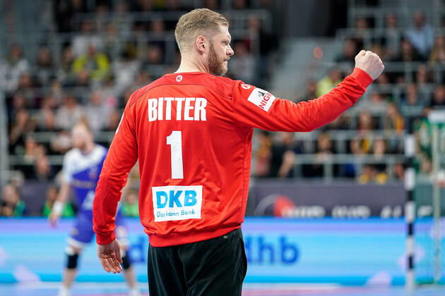 Johannes Bitter Jogi Bitter, Goalkeeper, Germany, 1 balls the fist, Single, Action, Action, Cheers, Cheers, celebration, Joy, confident, optimistic, Game scene, Action, Action, 04 01 2020, Mannheim Germany, Handball, International, Germany Iceland xozx