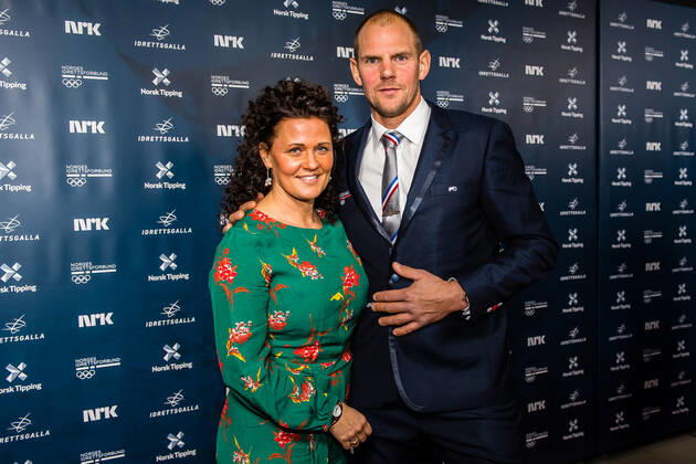 200401 Olaf Tufte and his wife Aina Tufte poses for a photo on the red carpet ahead of the Idrettsgalla 2020 on January 4, 2020 in Hamar Photo Marius Simensen BILDBYRAN Cop 238 award show bbeng idrettsgalla idrettsgallaen,  Copyright: MARIUSxSIMENSEN BB200401BB076