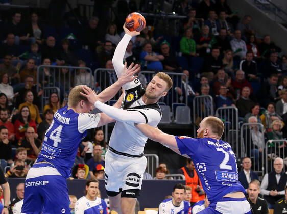 BAU 04 01 2020 Mannheim Handball international match Germany vs. Iceland, vs. Haukur Prastarson Island , Philipp Weber GER , Arnar Freyr Arnarsson Island