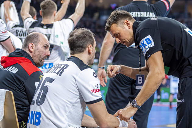 Mannheim, Germany 04 January 2020 International Handball Match EM 2020 Germany vs. Iceland vs. left Co Coach Erik Wudtke Germany , Kai Häfner Haefner Haefner Germany MT Melsungen , Coach Christian Prokop Germany Mannheim SAP Arena Baden Württemberg Germany