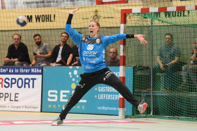 Helen van Beurden HSG Bensheim Auerbach 36 in goal TusSies Metzingen, Handball, HBF, DHB Cup match, 10 01 2020, Photo TBaur Eibner TusSies Metzingen vs HSG Bensheim Auerbach Metzingen Copyright: xBaur xEibner-Pressefotox EP_Toba