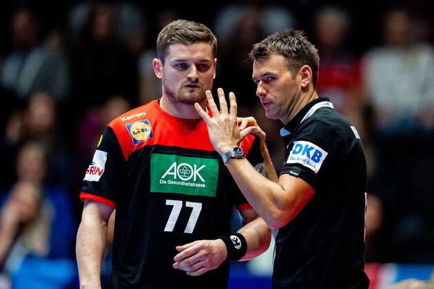 200111 David Schmidt and Christian Prokop, head coach of Germany, during the EHF European Handball Championship match between Spain and Germany on January 11, 2020 in Trondheim Photo Vegard Wivestad Grott BILDBYRAN code VG 170462 bbeng handball handball handball handball in 2020 european mens handball championship 2020 em 2020 handballs em 2020 ehf euro 2020 spain spain germany germany germany,  Copyright: VEGARDxWIVESTADxGRoTT BB200111VG045