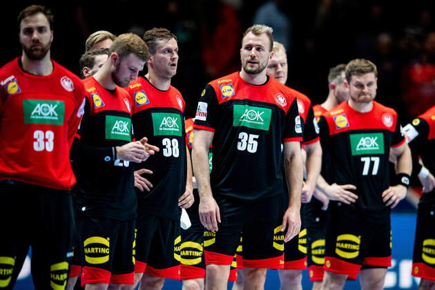 200111 Julius Kühn and the players of Germany look dejected after the EHF European Handball Championship match between Spain and Germany on January 11, 2020 in Trondheim Photo Vegard Wivestad Grott BILDBYRAN code VG 170462 bbeng handball handball handball handball em 2020 european mens handball championship 2020 em 2020 handballs em 2020 ehf euro 2020 spain spain germany germany deutschland depp,  Copyright: VEGARDxWIVESTADxGRoTT BB200111VG056