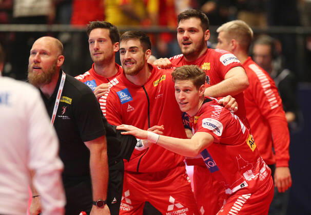 HANDBALL - EHF EURO 2020, AUT vs UKR VIENNA,AUSTRIA,12.JAN.20 - HANDBALL - EHF European Men s Handball Championship 2020, group stage, Austria vs Ukraine. Image shows the rejoicing of head coach Ales Pajovic (AUT). GEPAxpictures xChristianxOrt
