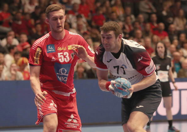 HANDBALL - EHF EURO 2020, AUT vs UKR VIENNA,AUSTRIA,12.JAN.20 - HANDBALL - EHF European Men s Handball Championship 2020, group stage, Austria vs Ukraine. Image shows Dmytro Ilchenko (UKR) and Nikola Bilyk (AUT). GEPAxpictures xChristianxOrt