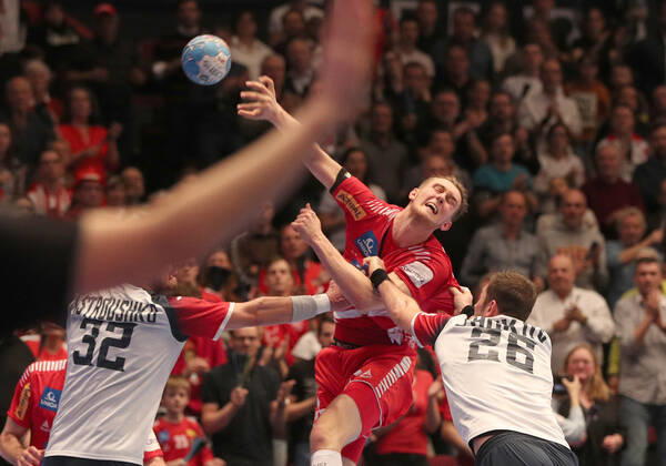 HANDBALL - EHF EURO 2020, AUT vs UKR VIENNA,AUSTRIA,12.JAN.20 - HANDBALL - EHF European Men s Handball Championship 2020, group stage, Austria vs Ukraine. Image shows Nikola Bilyk (AUT), Stanislav Zhukov (UKR) and Vladyslav Ostroushko (UKR). GEPAxpictures xChristianxOrt