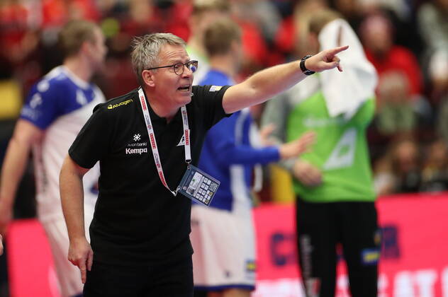 Iceland s head coach Gudmundur Gudmundsson during the Men s European Handball Championship, preliminary round Group E, match between Iceland and Russia at Malmo Arena, Sweden, on Monday Jan 13, 2020 Photo Andreas Hillergren TT code10600 Malmo Sweden x10600x,  Copyright: xAndreasxHillergren TTx EHF EURO 2020 HANDBALL ISL-RUS
