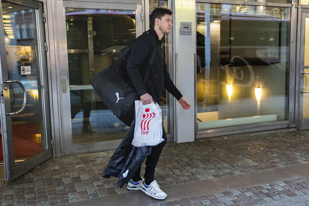 Niklas Landin Handball mens team leaves their hotel Scandic St Jörgen in Malmoe on Thursday, January 16, 2020 The Danish handball men are out of the European Championships, which ended on Wednesday after three matches in the inaugural group game, Copenhagen Denmark,  Copyright: MartinxSylvestx COP105 cop spdk20200116-105753-L
