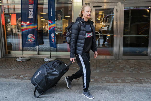 Kristoffer Glavind Kjaer Body Therapist Handball mens team leaves their hotel Scandic St Jörgen in Malmoe on Thursday, January 16, 2020 The Danish handball men are out of the European Championships, which ended for them on Wednesday after three matches in the inaugural group game, Copenhagen Denmark,  Copyright: MartinxSylvestx cop105 spdk20200116-113131-L