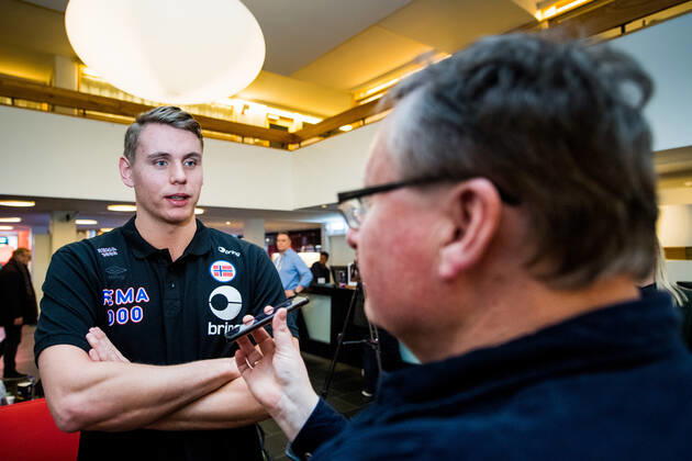 200116 Goalkeeper Kristian Saeveras is interviewed by the media during a press meeting with Norway during the EHF European Handball Championship on January 16, 2020 in Malmö Photo Ludvig Thunman BILDBYRAN code LT 35703 bbeng ehf euro 2020 em 2020 european mens handball championship 2020 handball handball handball em 2020 handball handball em 2020 norway norge press meeting press meeting,  Copyright: LUDVIGxTHUNMAN BB200116LT078