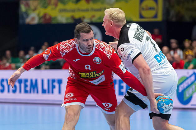 Handball, Men EM 2020, Main Round, Group 1, Belarus Germany from left in duel Siarhei Shylovich Belarus and Patrick Wiencek Germany THW Kiel Vienna Stadthalle Vienna Austria