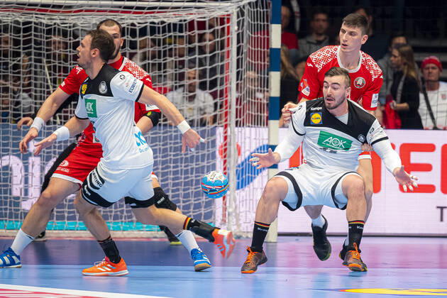 Handball, Men EM 2020, Main Round, Group 1, Belarus Germany Kai Häfner Haefner Germany MT Melsungen with the pass to Jannik Kohlbacher Germany Rhein Neckar Loewen Vienna Stadthalle Vienna Austria