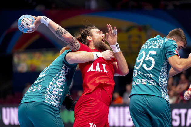 Stanislav Kasparek No 17, Czech Republic vs. Viachaslau Shumak No 22, Belarus and Vadim Gayduchenko No 95, Belarus Belarus Belarus vs. Czech Republic, Handball, Main Round, EHF Euro 2020, 18 01 20 Vienna Vienna Austria Copyright: xAgentur54Gradx xFelixxKoenigx