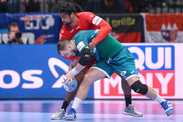 PXL_EURO 2020_Belarus vs Czech Republic 18.01.2020., Wiener Stadthalle, Vienna, Austria - Men s EHF EURO 2020, main round, group I ,match between Belarus and Czech Republic at Wiener Stadthalle.. Artsem Karalek, Dieudonne Mubenzem. LukaxStanzl PIXSELL