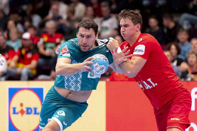 Barys Pukhouski No 10, Belarus vs. Stanislav Kasparek No 17, Czech Republic Belarus vs. Czech Republic, Handball, Main Round, EHF Euro 2020, 18 01 20 Vienna Vienna Austria Copyright: xAgentur54Gradx xFelixxKoenigx