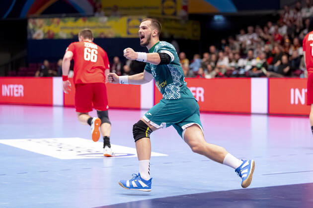 Artsem Karalek No 50, Belarus is happy to celebrate Belarus vs. Czech Republic, Handball, main round, EHF Euro 2020, 18 01 20 Vienna Vienna Austria Copyright: xAgentur54Gradx xFelixxKoenigx