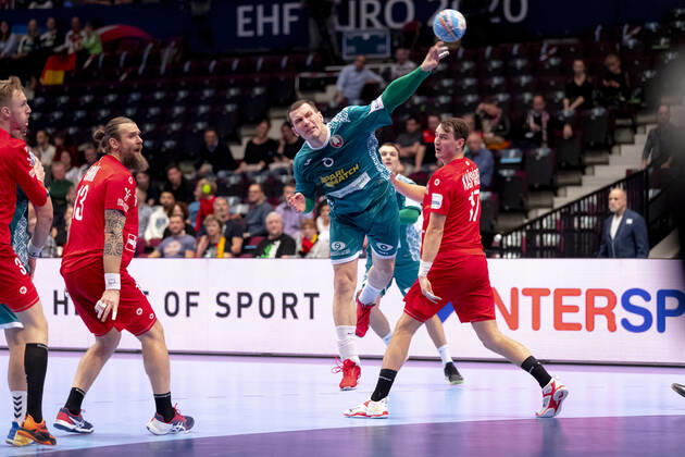 Siarhei Shylovich No 8, Belarus vs. Pavel Horak No 13, Czech Republic and Stanislav Kasparek No 17, Czech Republic Belarus vs. Czech Republic, Handball, Main Round, EHF Euro 2020, 18 01 20 Vienna Vienna Austria Copyright: xAgentur54Gradx xFelixxKoenigx