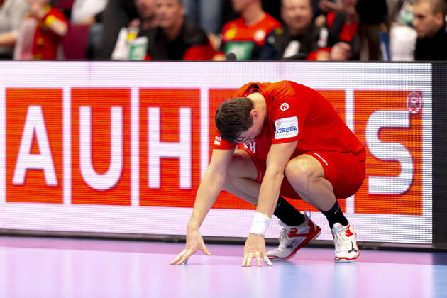 Stanislav Kasparek Nr 17, Czech Republic is depressed depressed disappointed after the defeat Belarus vs. Czech Republic, Handball, main round, EHF Euro 2020, 18 01 20 Vienna Vienna Austria Copyright: xAgentur54Gradx xFelixxKoenigx