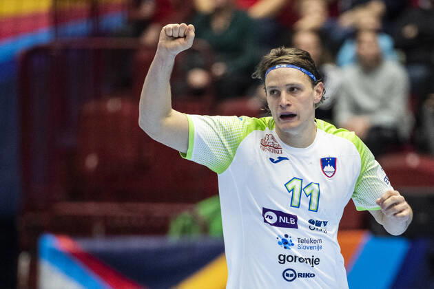 200119 Jure Dolenec of Slovenia celebrates during the EHF European Handball Championship match between Slovenia and Hungary on January 19, 2020 in Malmö Photo Ludvig Thunman BILDBYRAN code LT 35708 bbeng ehf euro 2020 em 2020 european mens handball championship 2020 handball handball handballs em 2020 handball handball em 2020 slovenia slovenia hungary hungry celebration celebration,  Copyright: LUDVIGxTHUNMAN BB200119LT010