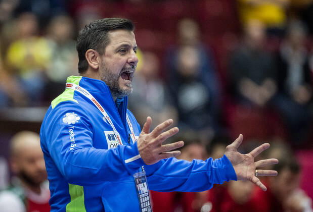 200119 head coach Ljubomir Vranjes of Slovenia during the EHF European Handball Championship match between Slovenia and Hungary on January 19, 2020 in Malmö Photo Ludvig Thunman BILDBYRAN code LT 35708 bbeng ehf euro 2020 em 2020 european mens handball championship 2020 handball handball handballs em 2020 handball handball em 2020 Slovenia Slovenia Hungary Hungary,  Copyright: LUDVIGxTHUNMAN BB200119LT015