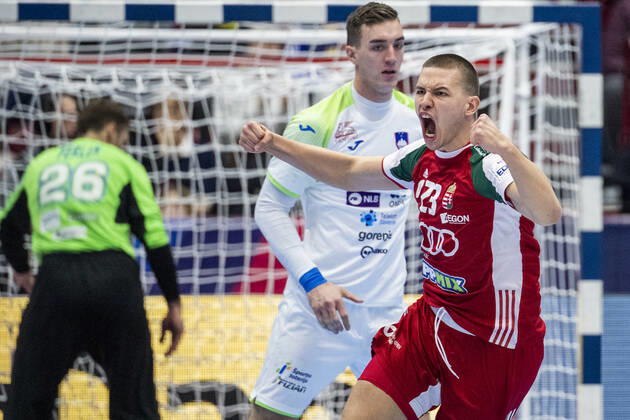 200119 Dominik Mathe of Hungary celebrates during the EHF European Handball Championship match between Slovenia and Hungary on January 19, 2020 in Malmö Photo Ludvig Thunman BILDBYRAN code LT 35708 bbeng ehf euro 2020 em 2020 european mens handball championship 2020 handball handball handballs em 2020 handball handball em 2020 slovenia slovenia hungary hungry celebration celebration,  Copyright: LUDVIGxTHUNMAN BB200119LT018