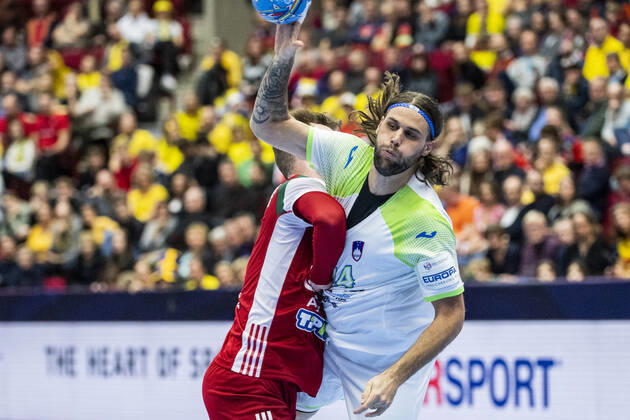 200119 Dean Bombac of Slovenia during the EHF European Handball Championship match between Slovenia and Hungary on January 19, 2020 in Malmö Photo Ludvig Thunman BILDBYRAN code LT 35708 bbeng ehf euro 2020 em 2020 european mens handball championship 2020 handball handball handballs em 2020 handball handball em 2020 Slovenia Slovenia Hungary Hungary,  Copyright: LUDVIGxTHUNMAN BB200119LT020