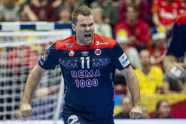 200119 Petter overby of Norway celebrates during the EHF European Handball Championship match between Norway and Sweden on January 19, 2020 in Malmö Photo Ludvig Thunman BILDBYRAN code LT 35713 bbeng ehf euro 2020 em 2020 european mens handball championship 2020 handball handball handballs em 2020 handball handball em 2020 sweden sweden norway norway jubilee celebration,  Copyright: LUDVIGxTHUNMAN BB200119LT039