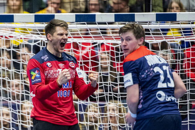200119 goalkeeper Torbjorn Bergerud of Norway celebrates during the EHF European Handball Championship match between Norway and Sweden on January 19, 2020 in Malmö Photo Ludvig Thunman BILDBYRAN code LT 35713 bbeng ehf euro 2020 em 2020 european mens handball championship 2020 handball handball handballs in 2020 handball handball em 2020 sweden sweden norway jubilee celebration,  Copyright: LUDVIGxTHUNMAN BB200119LT071