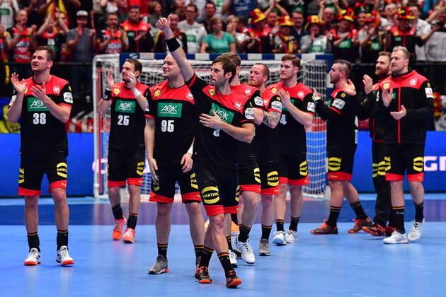 European Handball Championship Main Round, 20 01 2020, Austria Germany, Stadthalle, Vienna Uwe Gensheimer Germany, 3 thanks the fans cheering victory emotions, 20 01 2020, Vienna Austria, Handball, Tournament, European Championship 2020 xshx