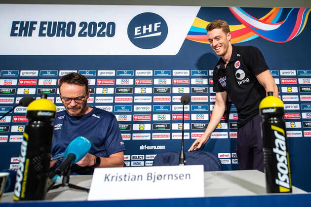 200123 Head coach Christian Berge and Kristian Bjornsen of Norway during a press conference ahead of the EHF European Handball Championship Semi finals on January 23, 2020 in Stockholm Photo Johanna Lundberg BILDBYRAN kod JL 136104 bbeng ehf euro 2020 em 2020 european mens handball championship 2020 handball handball handballs em 2020 handball handball em 2020 norway norway press meeting press meeting press conference semifinal semi final,  Copyright: JOHANNAxLUNDBERG BB200123JL001