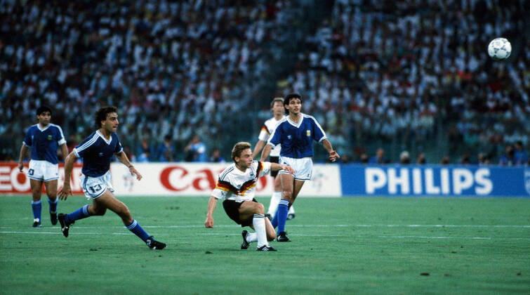 Germany Argentina Italy, Rome, 08 07 1990, Football, FIFA World Cup 1990 in Italy, Final, DFB Germany Argentina 1 0 v l Nestor Lorenzo Argentina , Thomas Häßler Germany