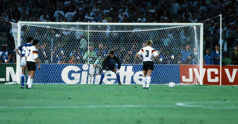 Germany Argentina Italy, Rome, 08 07 1990, Football, FIFA World Cup 1990 in Italy, Final, DFB Germany Argentina 1 0 Andreas Brehme Germany scores the penalty for the 1 0 against Sergio Goycochea Argentina