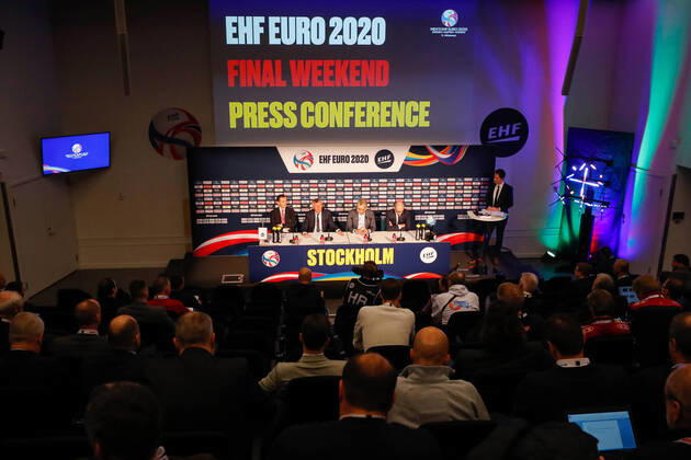 Michael Wiederer (President EHF) Predrag Boskovic (Vice-President EHF) Martin Hausleitner (Secretaire General EHF) HANDBALL : conference presse - ehf euro 2020 - finale - 25 01 2020 BertrandDelhomme Panoramic 